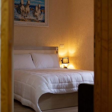 Vila Lika Hotel Korce Exterior photo