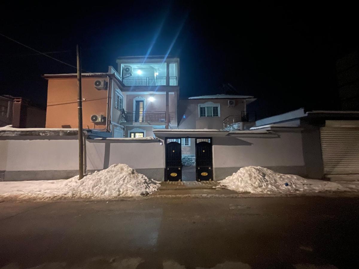 Vila Lika Hotel Korce Exterior photo